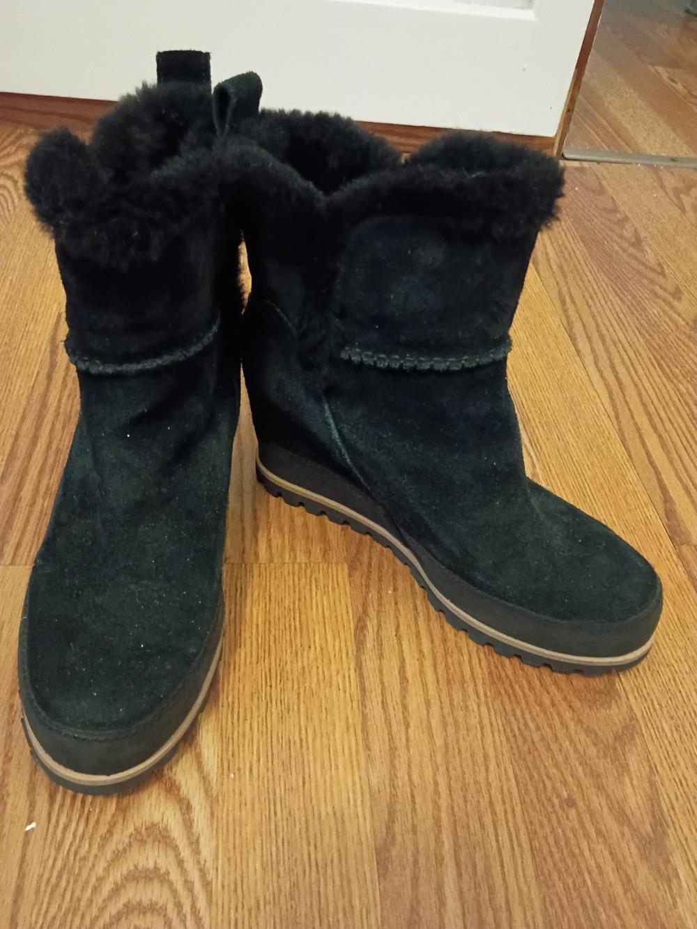 UGG Black Suede Faux-Fur Winter Boot - Picture 5 of 8